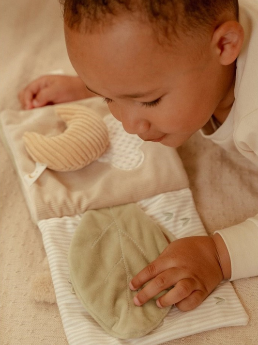 LIBRO BLANDITO DE ACTIVIDADES NEWBORN NATURALS Little dutch KIDSME