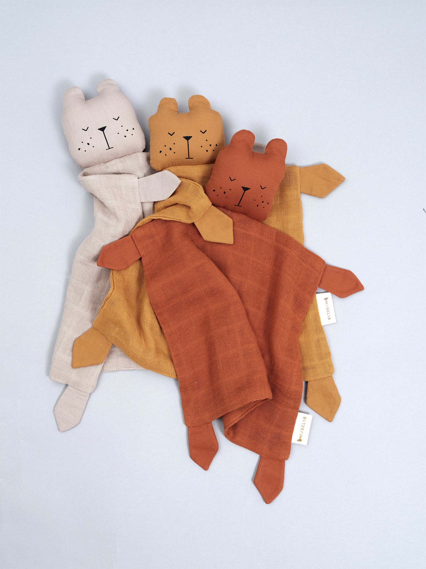 DOUDOU ANIMAL BEAR OCRE Fabelab KIDSME