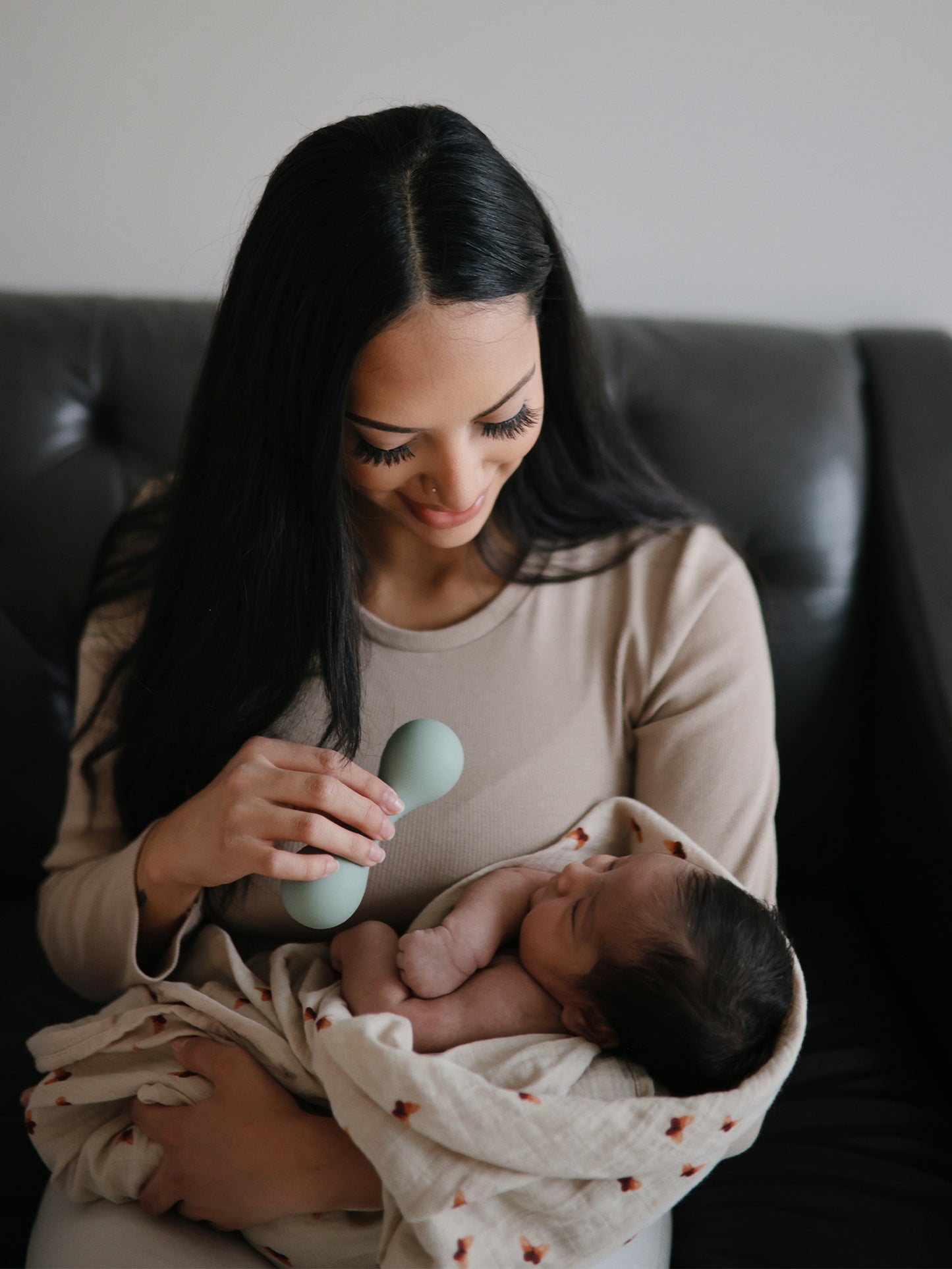 SONAJERO SILICONA CAMBRIDGE BLUE Mushie KIDSME