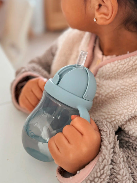 TAZA ANTIDERRAME CON PAJITA FLEXIBLE BLUSH Noüka KIDSME