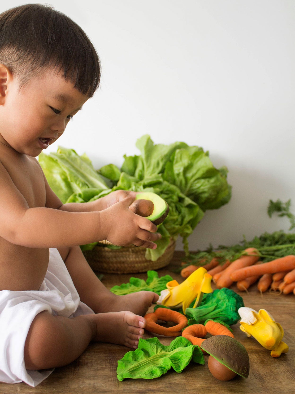 MORDEDOR ARNOLD THE AVOCADO Oli & Carol KIDSME