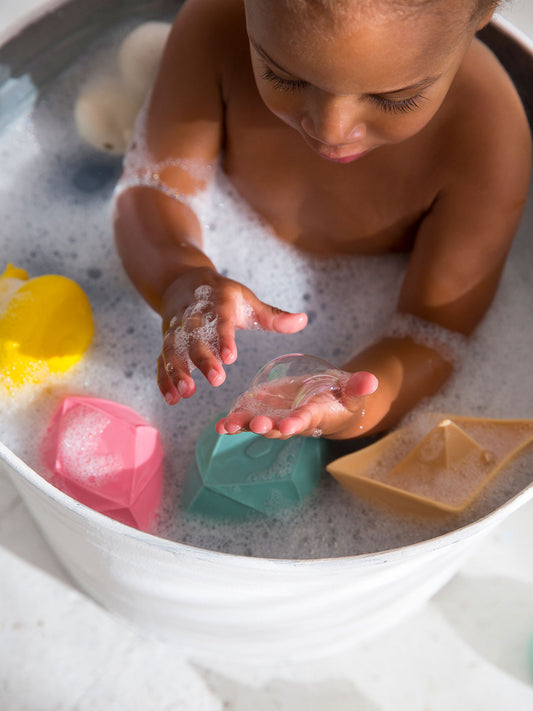 MORDEDOR JUGUETE BAÑO BARCO ORIGAMI NUDE Oli & Carol KIDSME