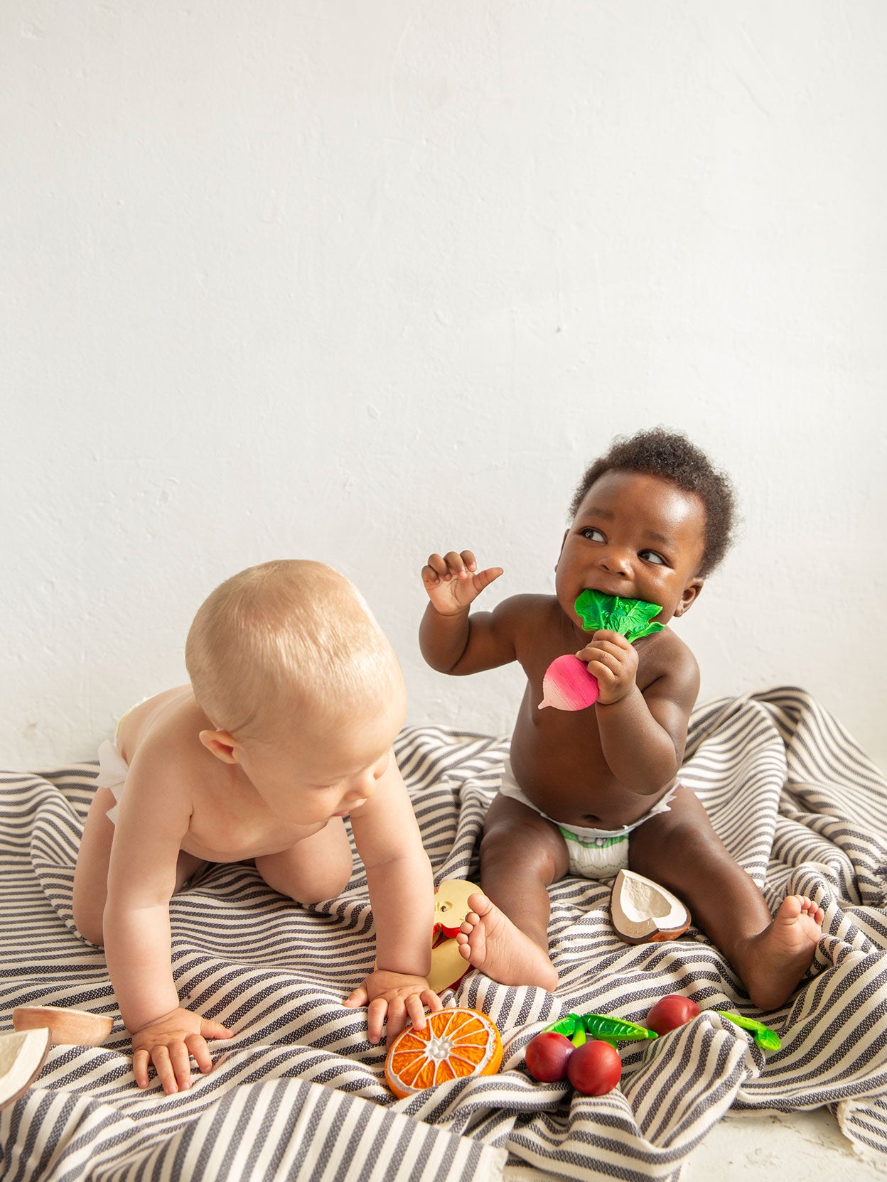 MORDEDOR RAMONA THE RADISH Oli & Carol KIDSME