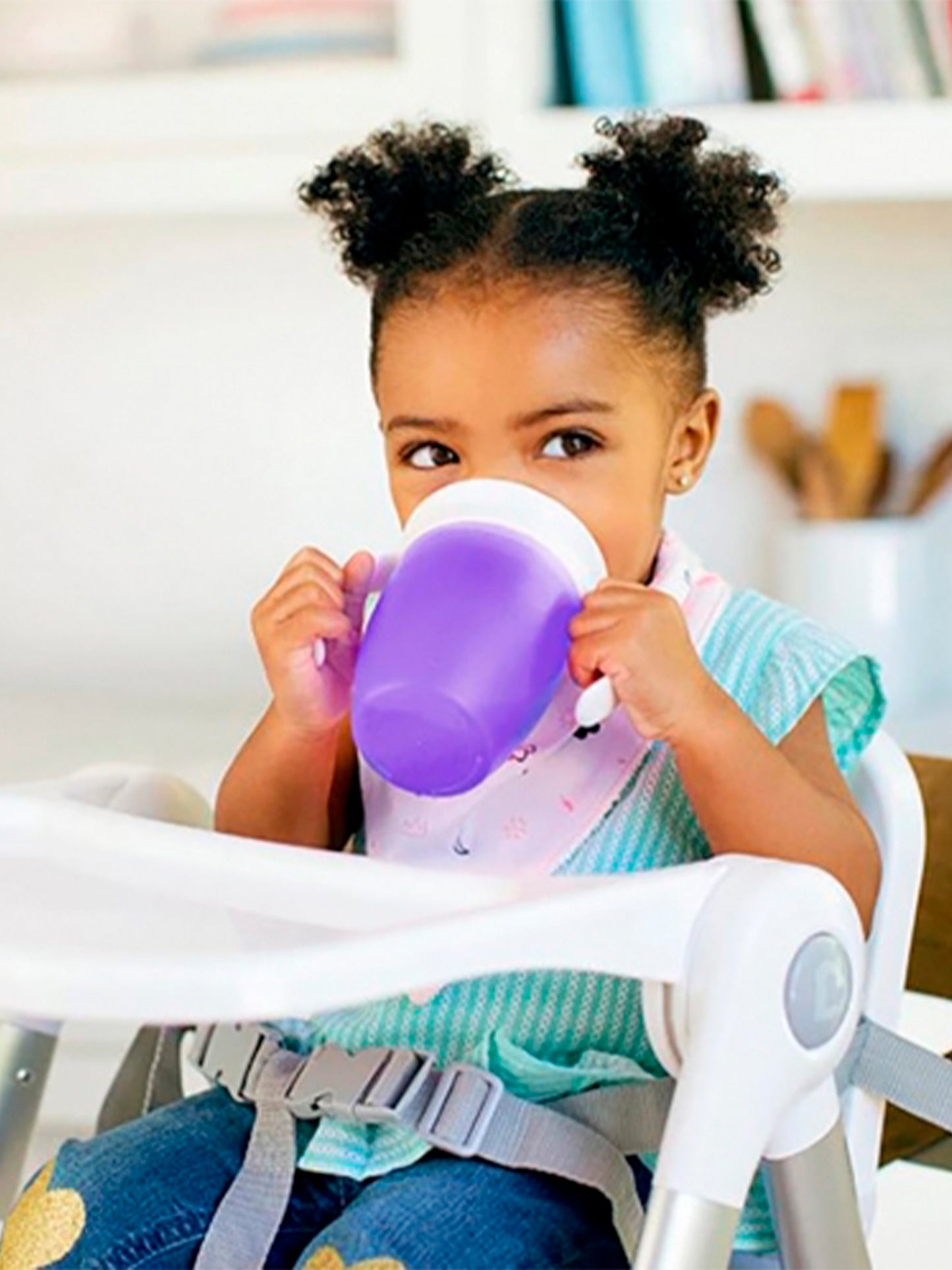 TAZA ANTIGOTEO MIRACLE 360º CON ASA Y TAPA LILA Munchkin KIDSME