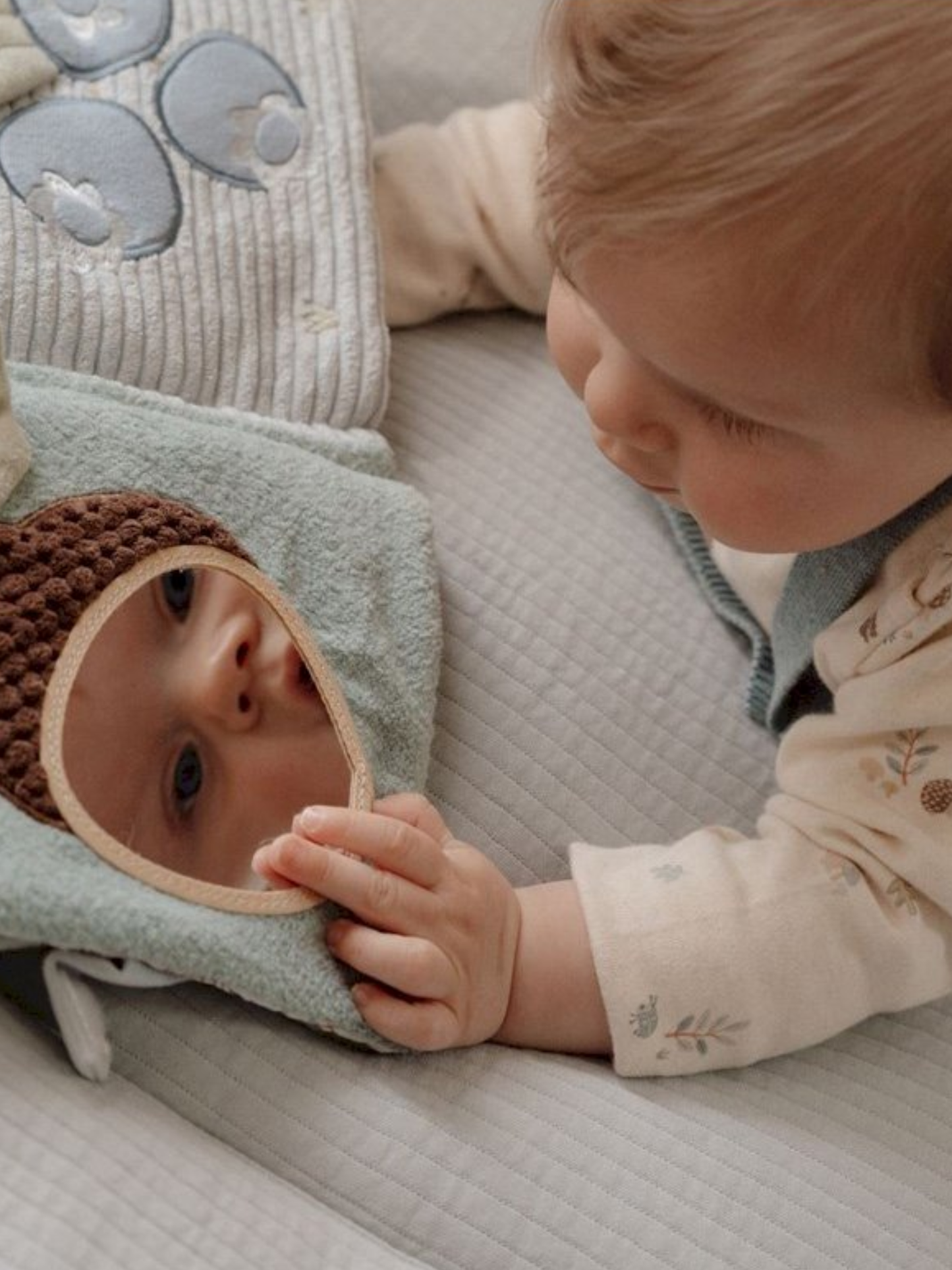 LITTLE SOFT ACTIVITIES BOOK WITH BOAT RING