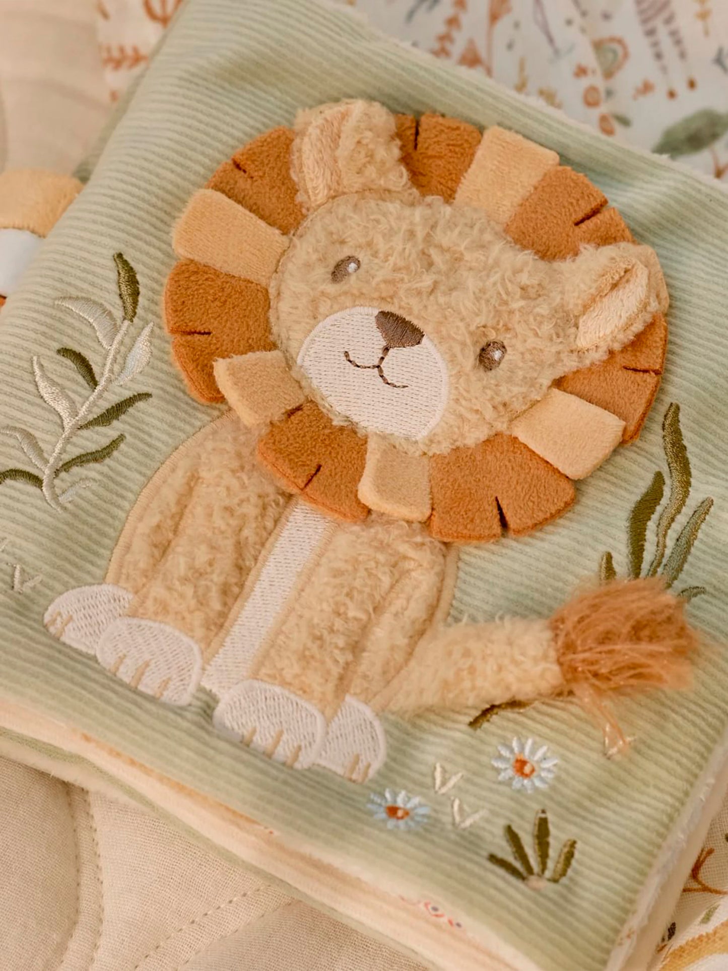 LIBRO BLANDITO DE ACTIVIDADES SAFARI FRIENDS