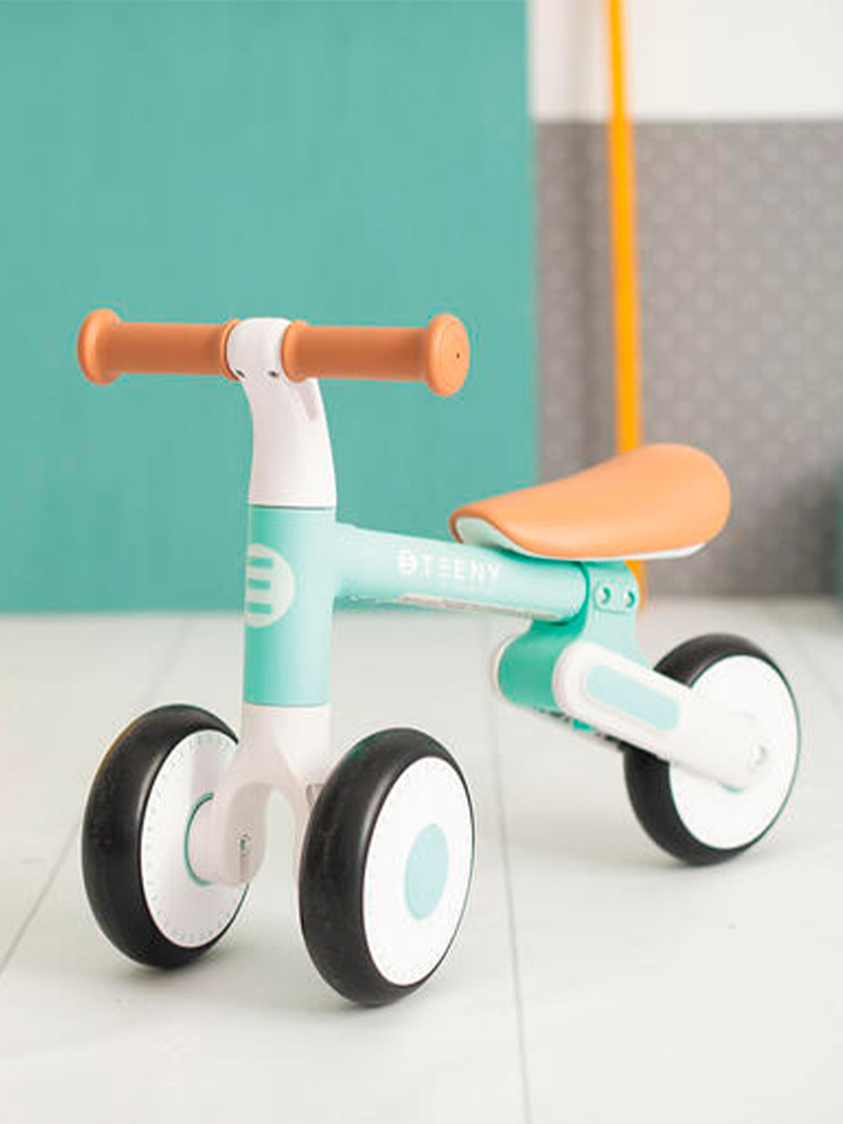 MINI TRICICLO TENNY MENTA Olmitos KIDSME