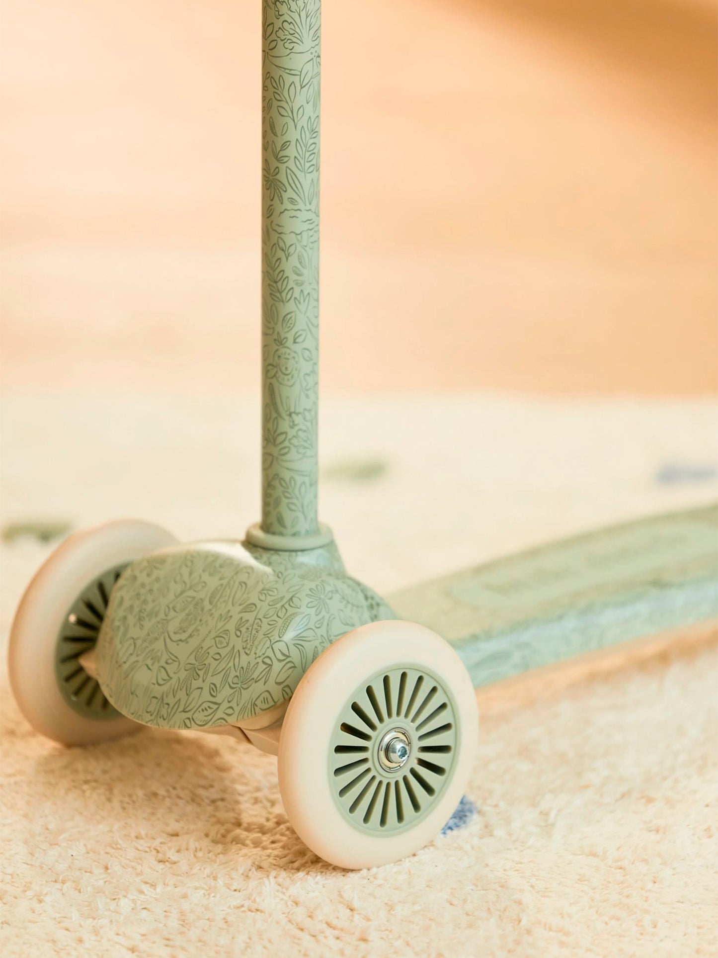 PATINETE VERDE Little dutch KIDSME