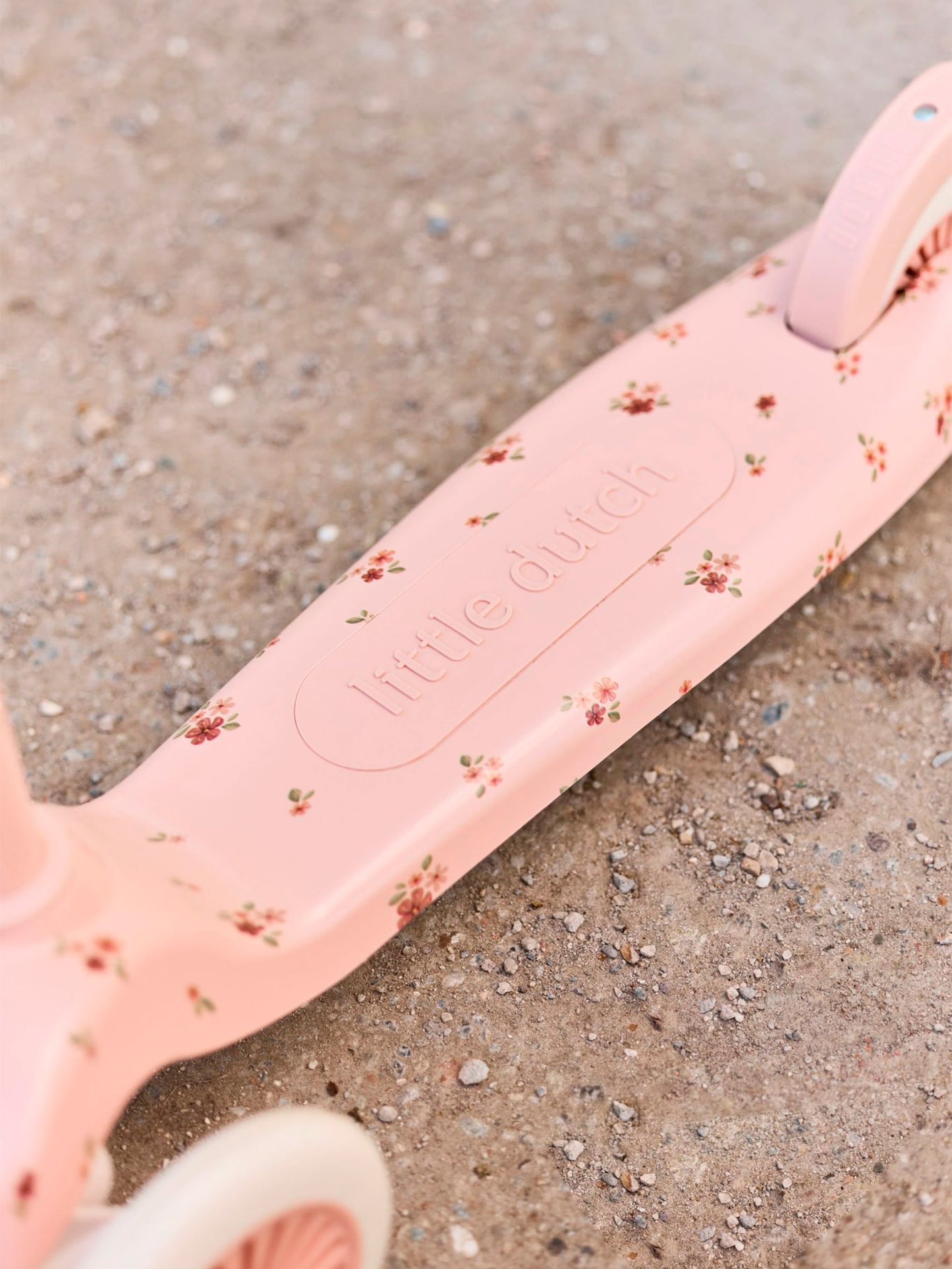 PATINETE ROSA Little dutch KIDSME
