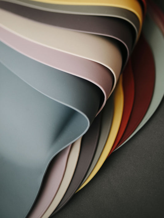 BABERO SILICONA TRADEWINS Mushie KIDSME