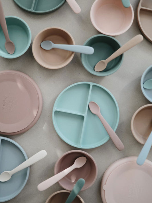 BOL SILICONA CON VENTOSA NATURAL Mushie KIDSME