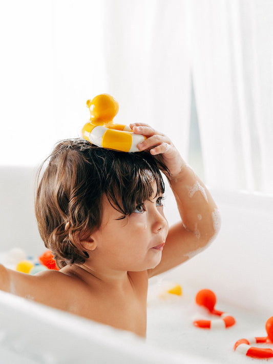 MORDEDOR JUGUETE BAÑO FLO THE FLOATIE YELLOW Oli & Carol KIDSME