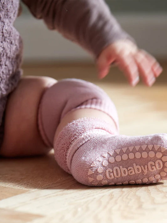 CALCETINES SUELA ANTIDESLIZANTE ROSA EMPOLVADO Kidsme Store KIDSME