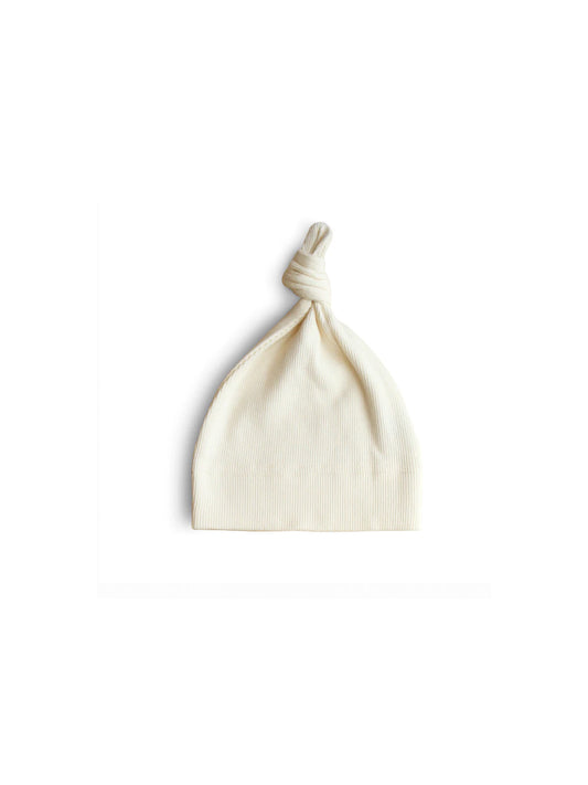 GORRO CON NUDO ALGODÓN ORGÁNICO IVORY Mushie KIDSME