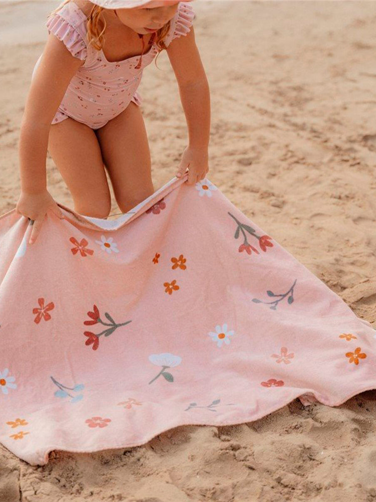 TOALLA PLAYA FLORES Little dutch KIDSME