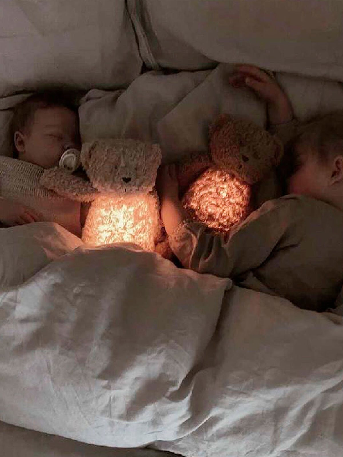 OSO DE PELUCHE LUZ Y SONIDO CARAMEL NATURE Moonie KIDSME