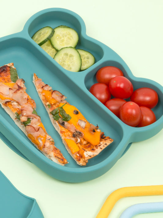 PLATO CON VENTOSA OSO AZUL DUSK we might be tiny KIDSME